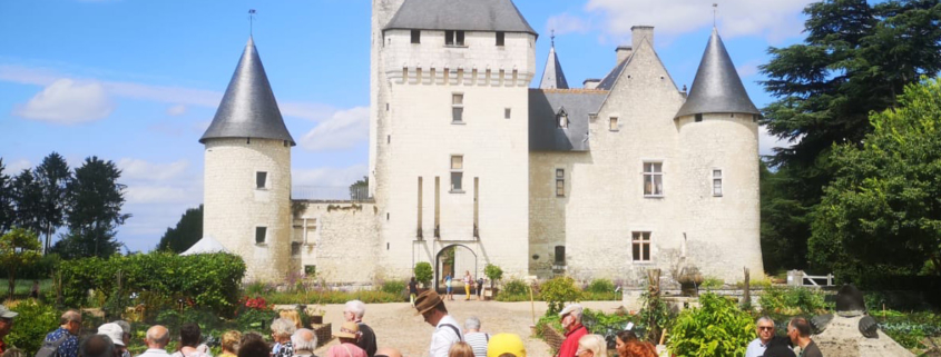 Le "Châteaux Express" rencontre son public de Saumur à Thouars